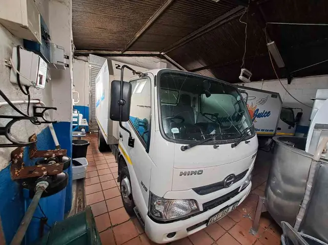 2023 Hino 200 310 Series 4x2 F/C