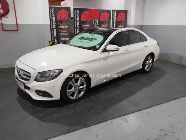 2014 MERCEDES BENZ C180 AVANTGARDE A/T