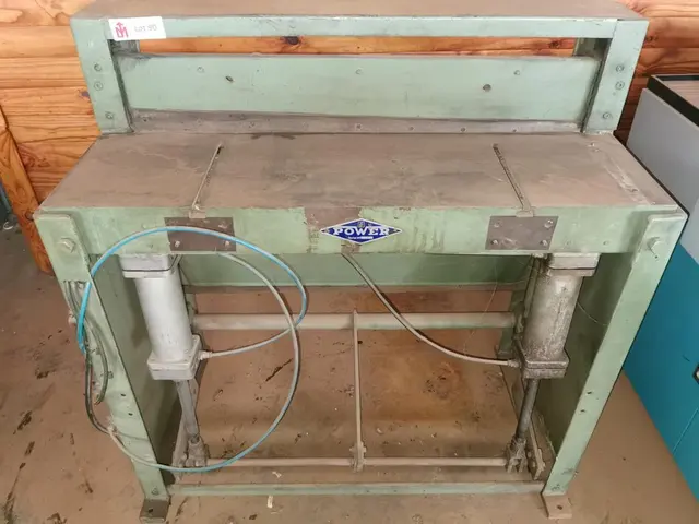 Lot 90 - Power numatic clamp