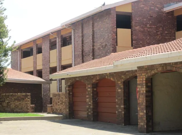 Onsite Division of Joint Estate Auction - Apartment - Sunninghill - Johannesburg A-3482