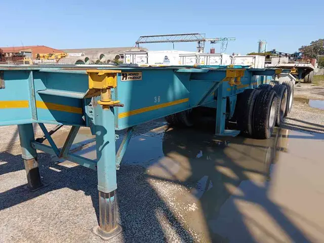2006 HENRED FRUEHAUF DOUBLE AXLE SKELETAL