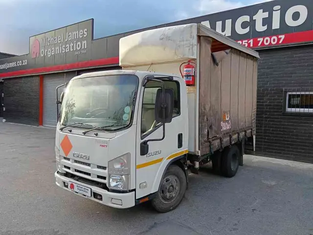 2017 Isuzu NMR250 AMT