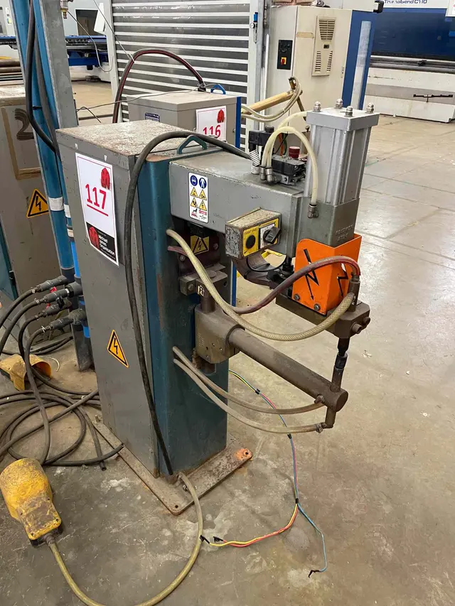 WESTKEN SPOT WELDER SN: 050618