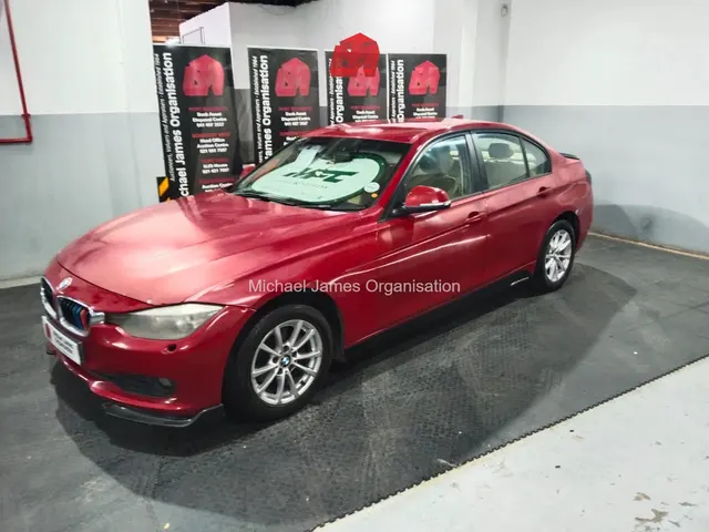 2012 BMW 320i (F30)