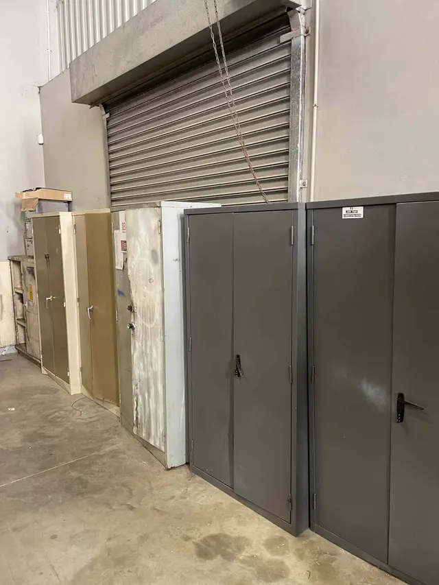 6 X STAINLESS STEEL CUPBOARDS WITH ENCLOSURE STAINLESS STEEL BOXES, BOX ANALYTICAL ELECTRONICS, BOXES, PACKAGING TAPE DISPENCERS