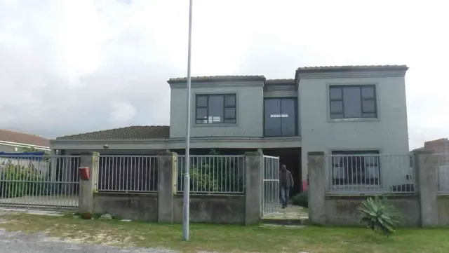 Double Storey Home - Zeekoevlei