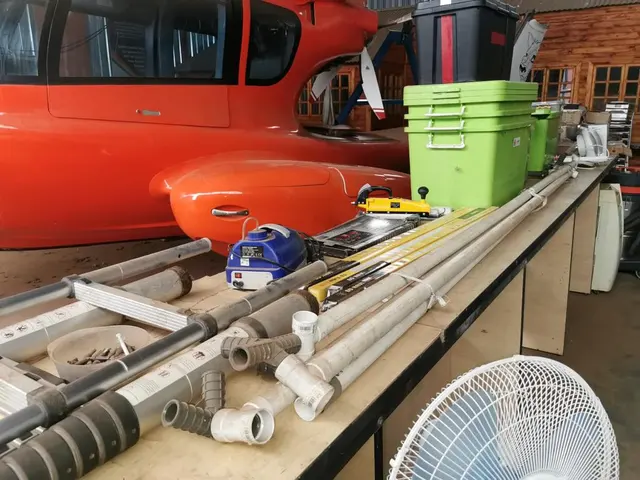 Lot 98 - Contents of table