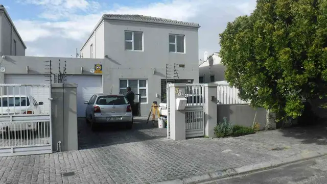 Multi Level Home - Zeekoeviel