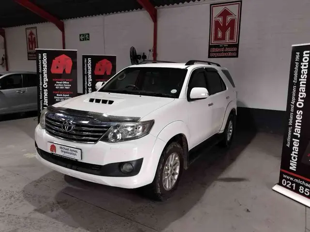 2011 TOYOTA FORTUNER 3.0