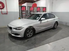 2013 BMW 320i A/T (F30) thumbnail 1