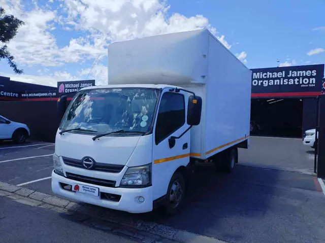 2015 HINO 300 814 VAN BODY