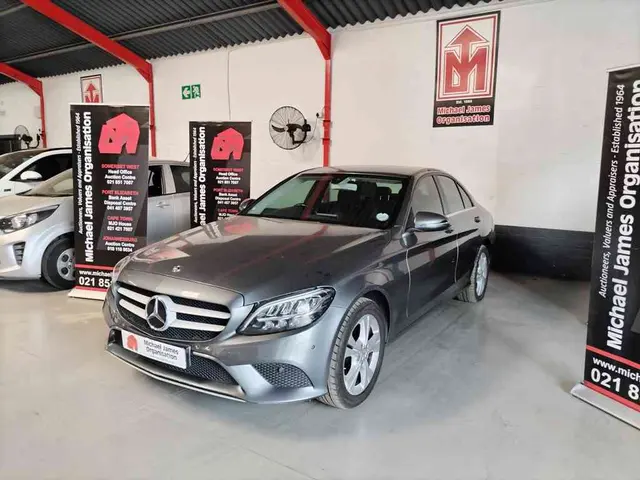 2019 MERCEDES BENZ C180