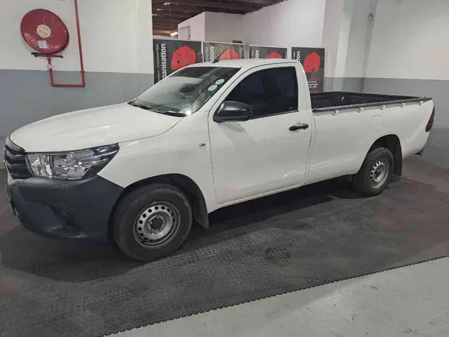 2023 TOYOTA HILUX 2.4 GD S A/C P/U S/C