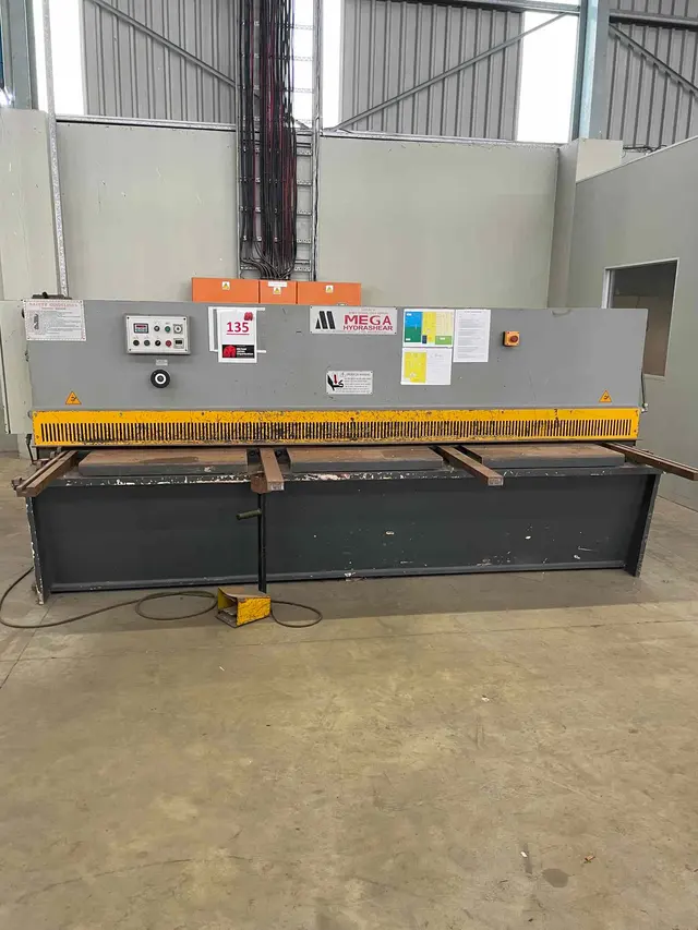 MEGA HYDRASHEAR GELOTINE SHEARING MACHINE MODEL - Q016X3200 SN: J2009-020