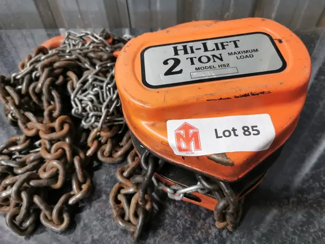 Lot 85 - Hi-Lift 2 ton Model HSZ Block & Tackle