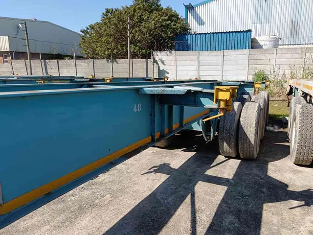 2013 JOK SMIT TRI-AXLE SKELETAL
