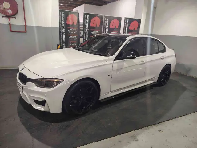 2018 BMW 320i M SPORT A/T (F30)