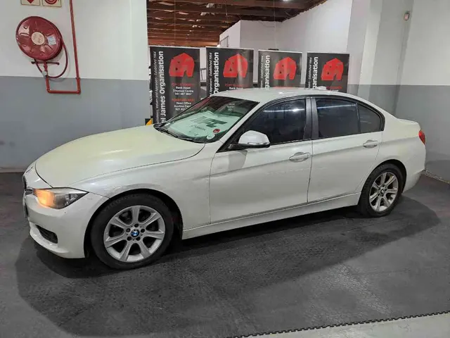 2013 BMW 320D (F30)