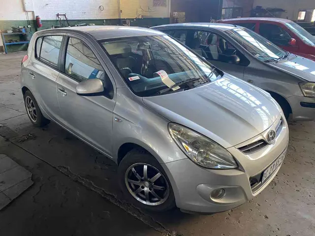 2011 Hyundai i20 1.4 A/T - REG: BC27KS GP, KM: 132 355 (STC)