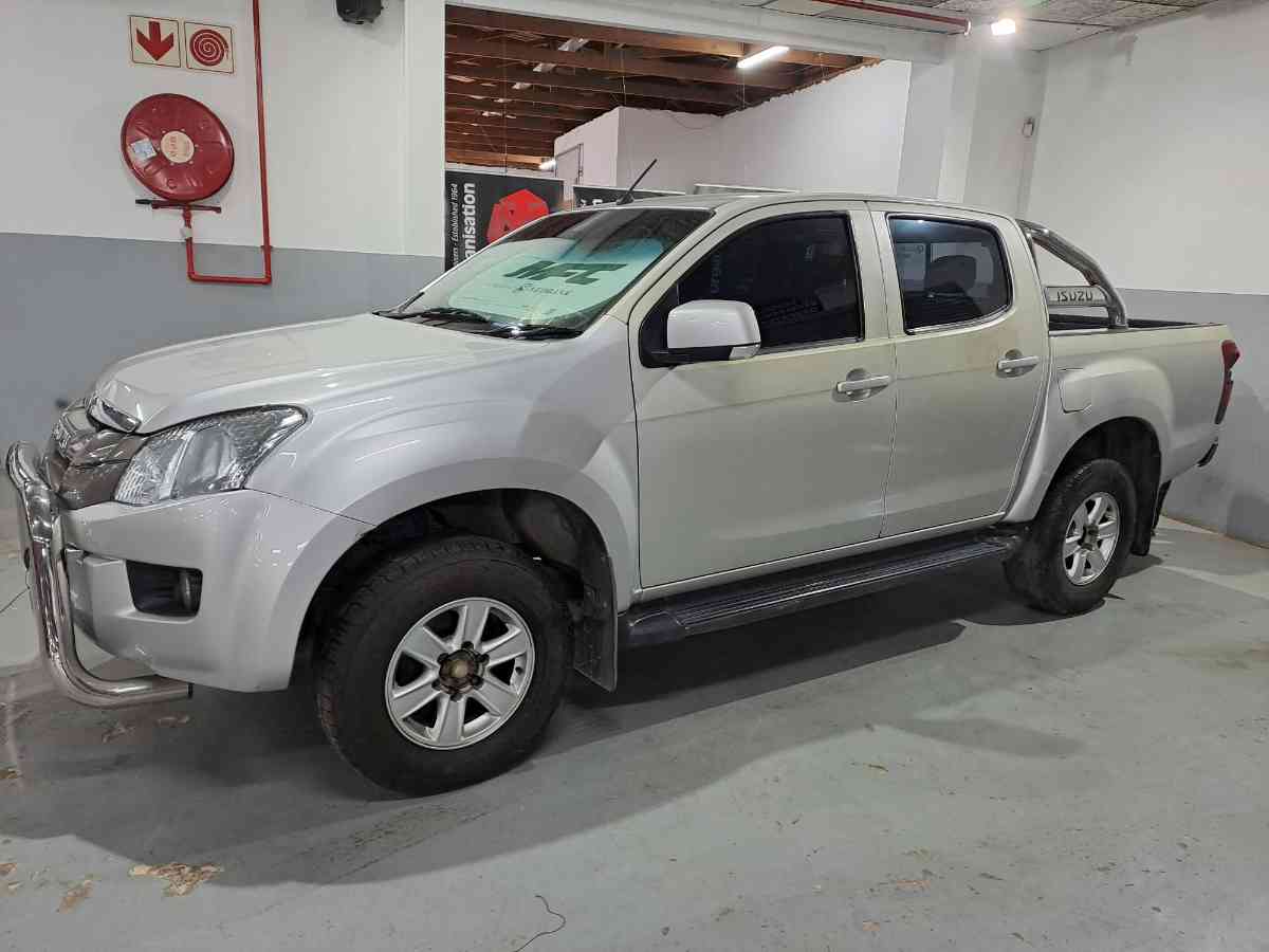 2015 ISUZU KB250 D-TEQ LE P/U D/C