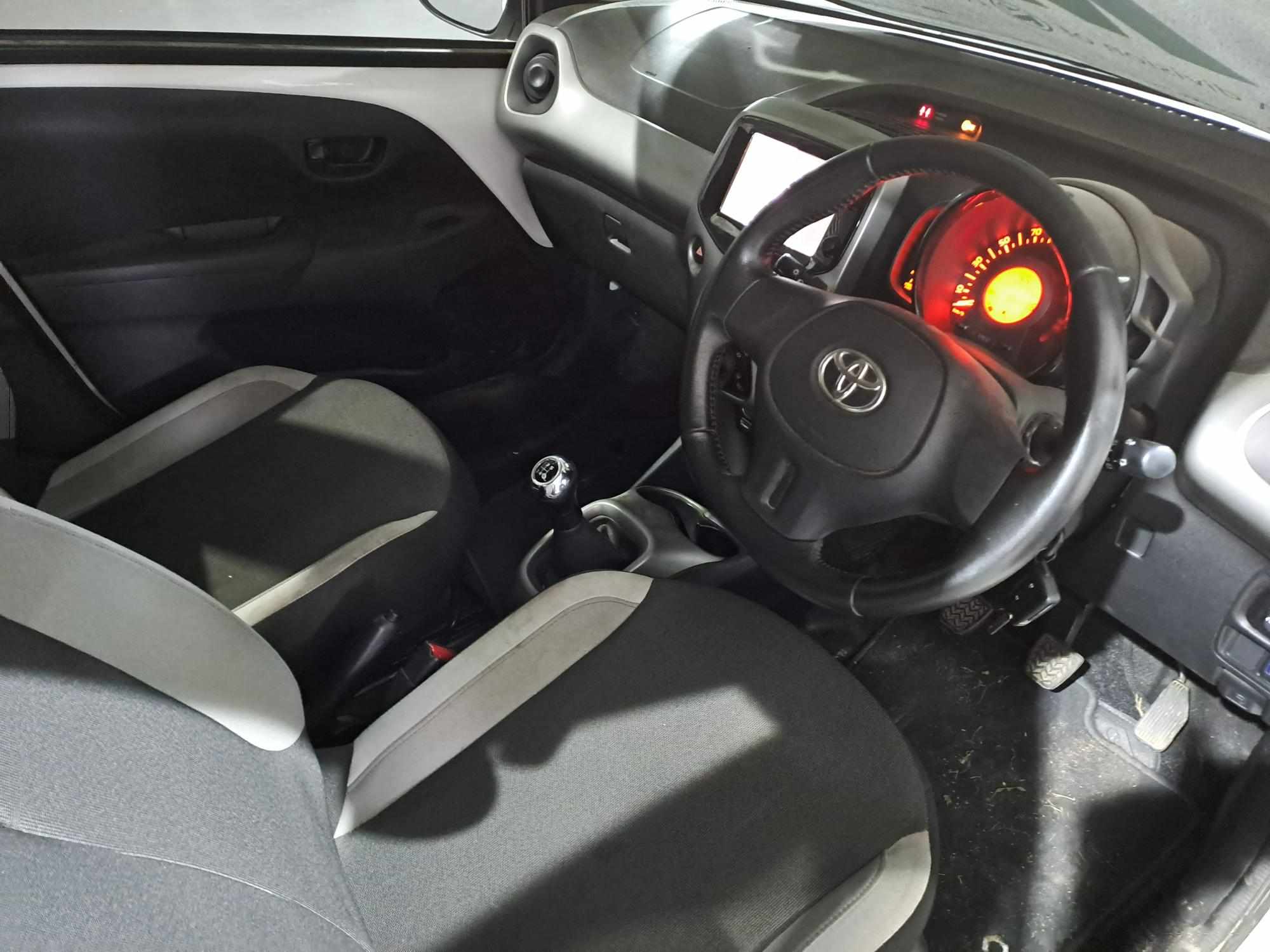 2016 TOYOTA AYGO 1.0 5DR thumbnail 3