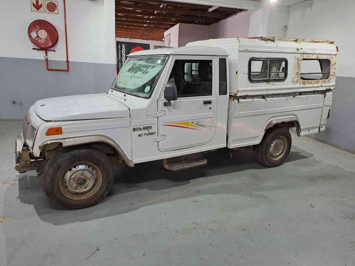 2020 MAHINDRA BOLERO NEF P/U S/C
