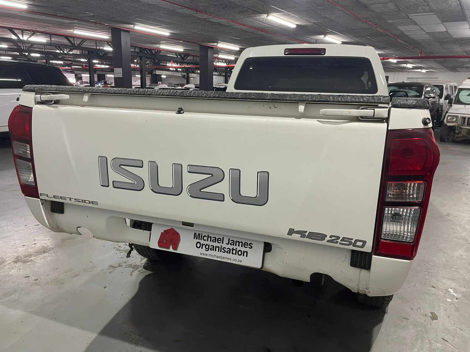 2018 ISUZU D-MAX 250C FLEETSIDE S/C P/U thumbnail 3