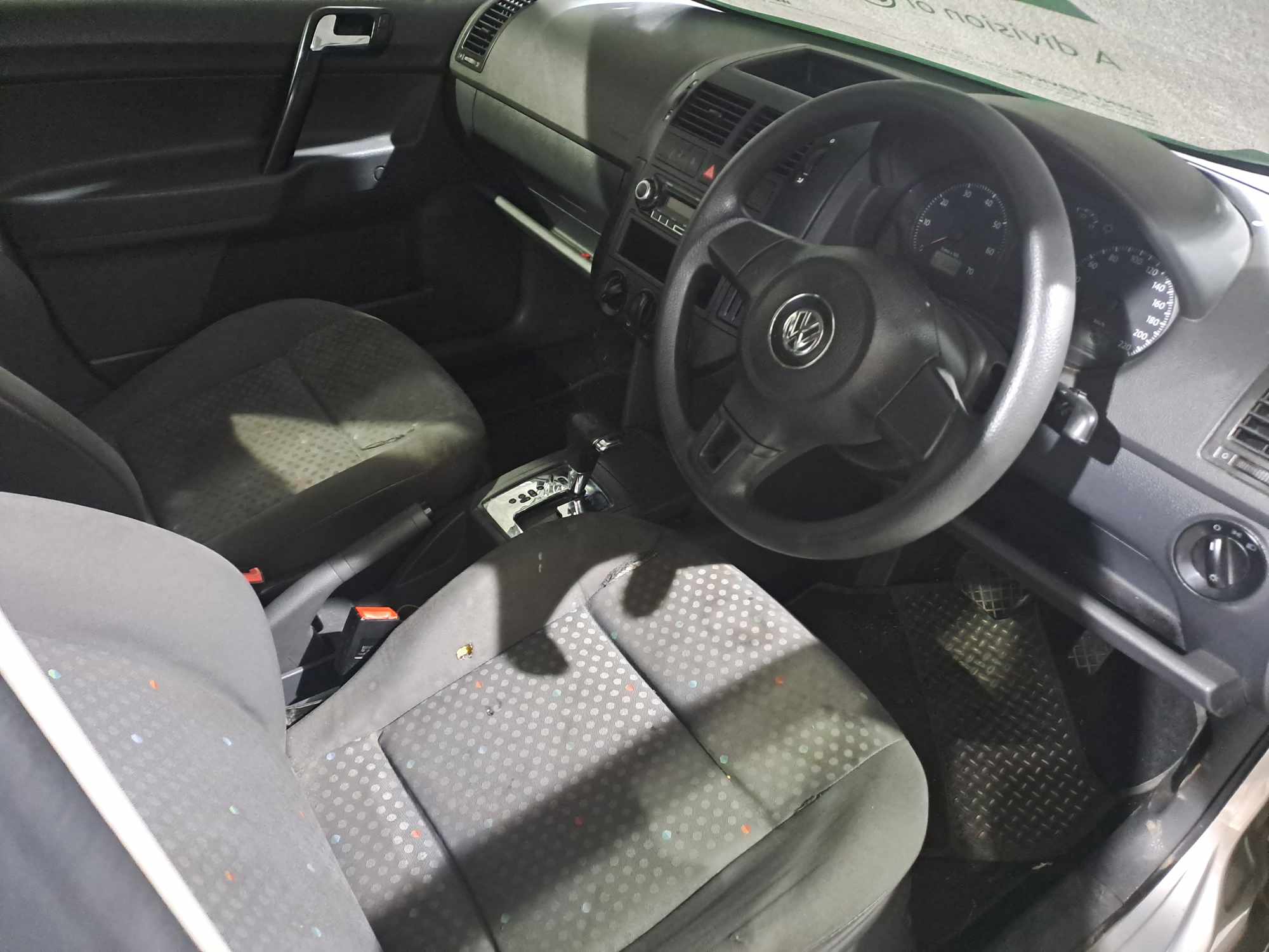 2014 VOLKSWAGEN POLO VIVO 1.4 TRENDLINE TIP thumbnail 4
