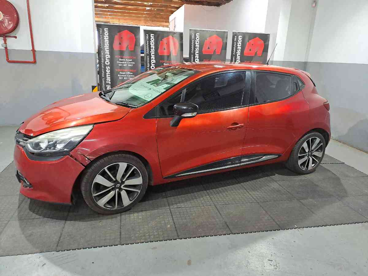 2015 RENAULT CLIO IV 900 T DYNAMIQUE 5DR (66KW)