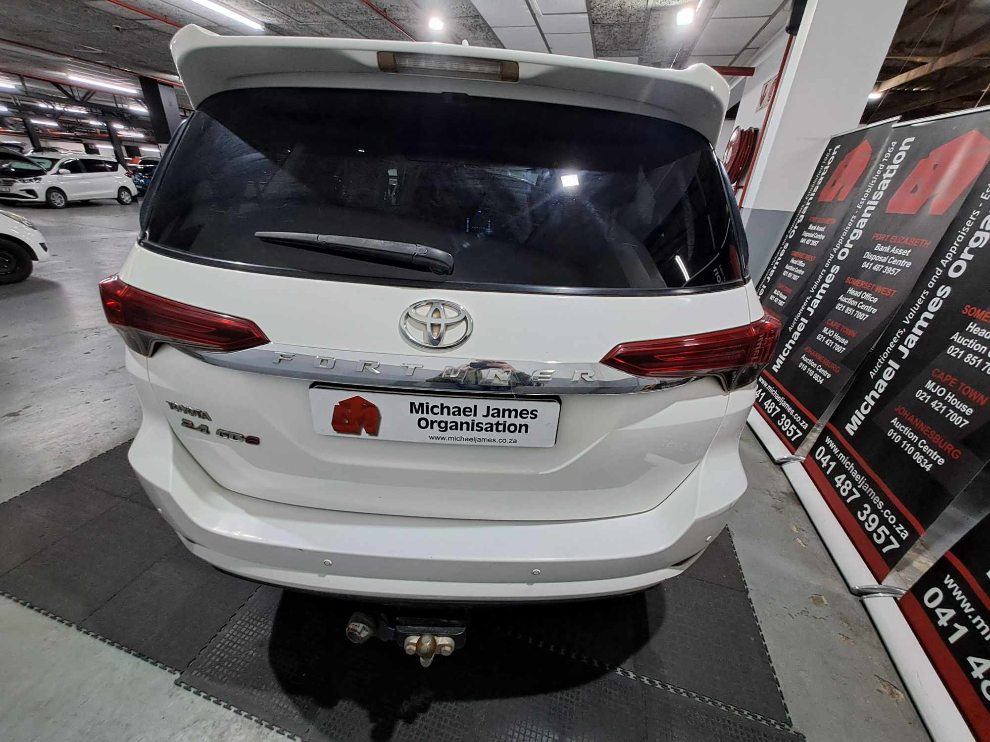 2017 TOYOTA FORTUNER 2.4GD-6 R/B A/T thumbnail 6