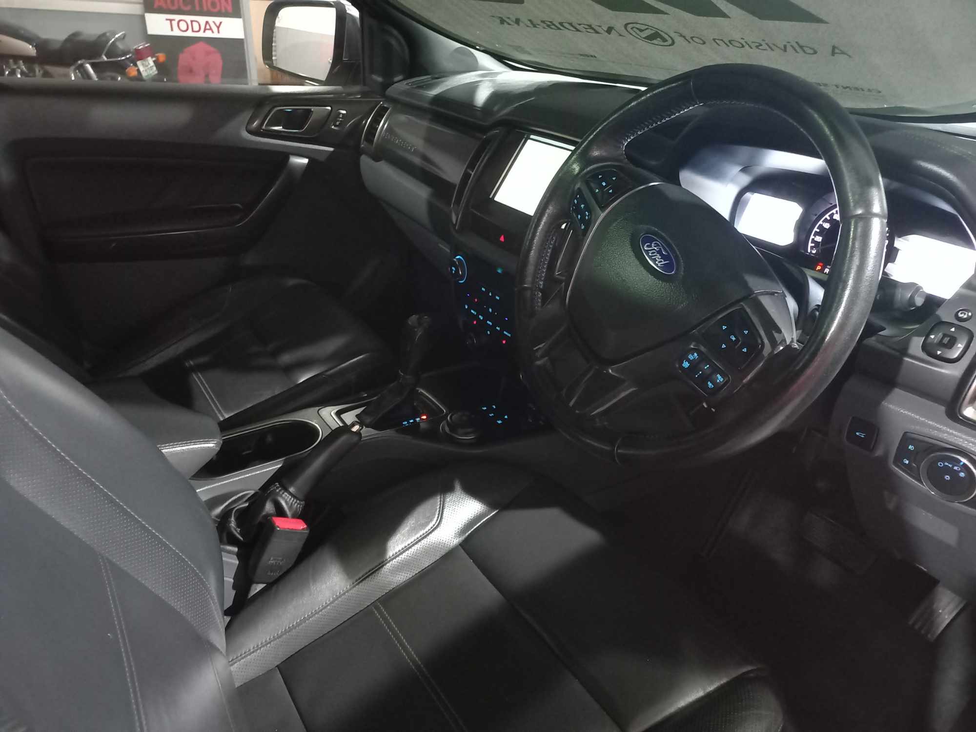 2016 FORD EVEREST 3.2 TDCi LTD 4X4 A/T thumbnail 3