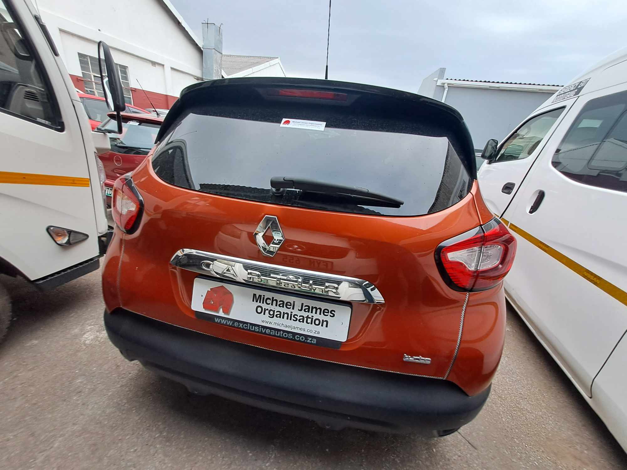 2015 RENAULT CAPTUR 900T DYNAMIQUE 5DR (66KW) thumbnail 3