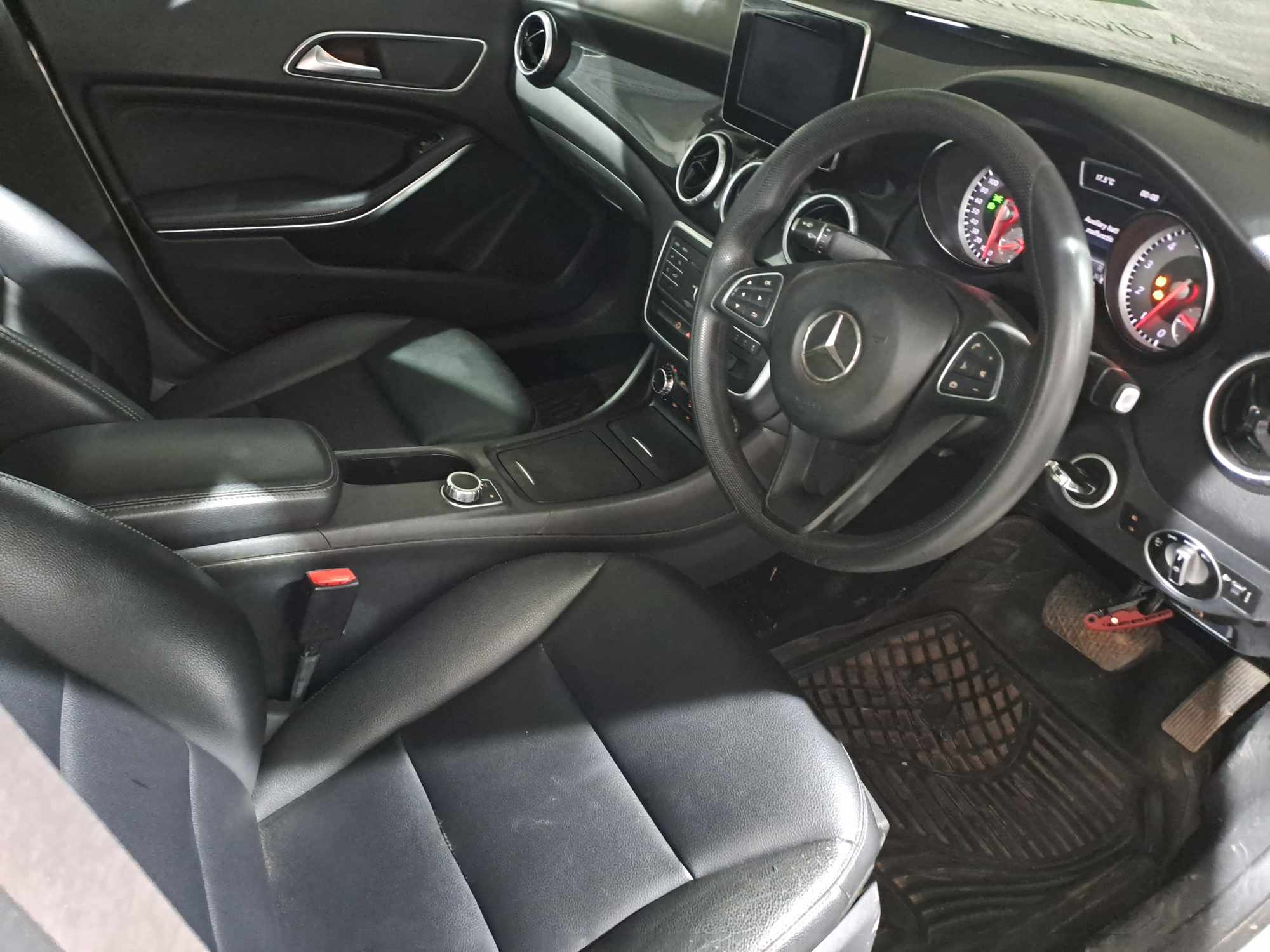 2015 MERCEDES-BENZ CLA 200 A/T thumbnail 3