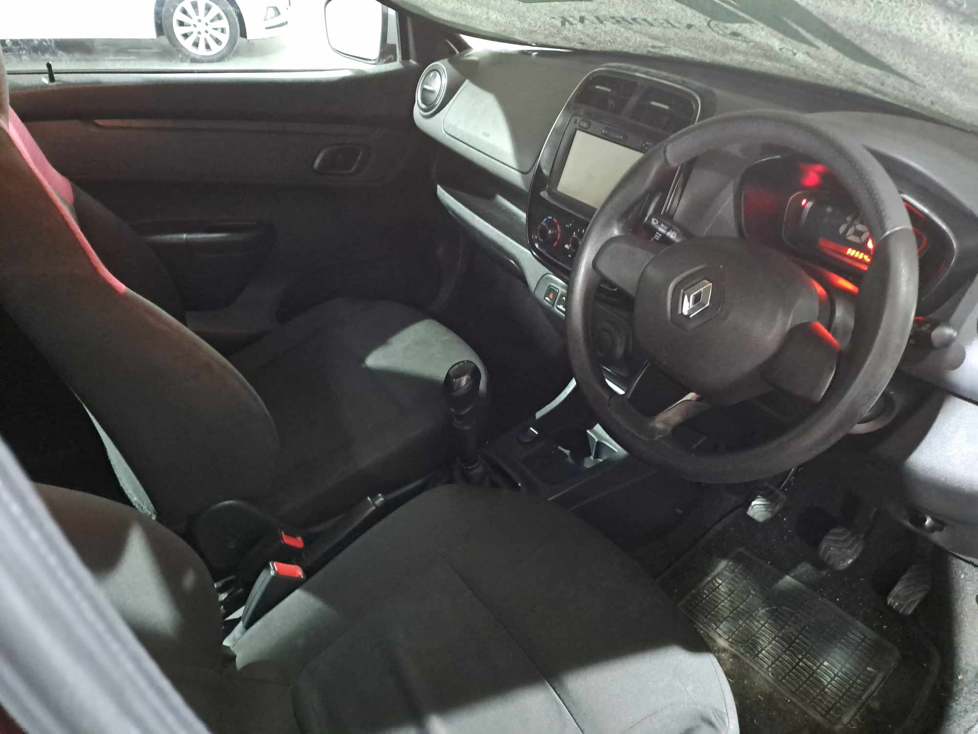2018 RENAULT KWID 1.0 DYNAMIQUE 5DR thumbnail 4