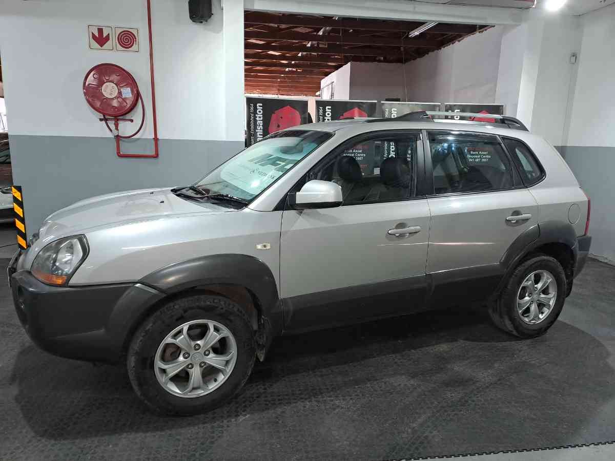 2010 HYUNDAI TUCSON 2.0 GLS