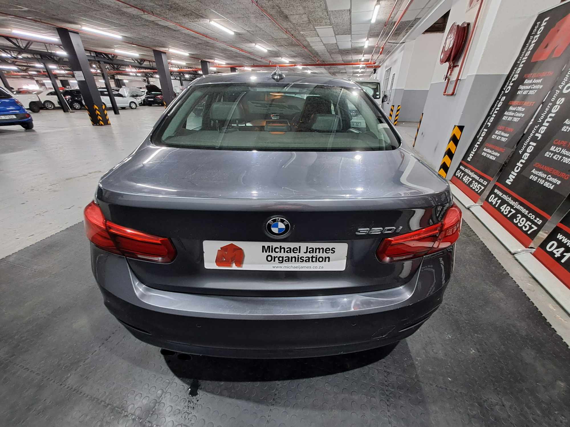 2017 BMW 320i A/T (F30) thumbnail 5