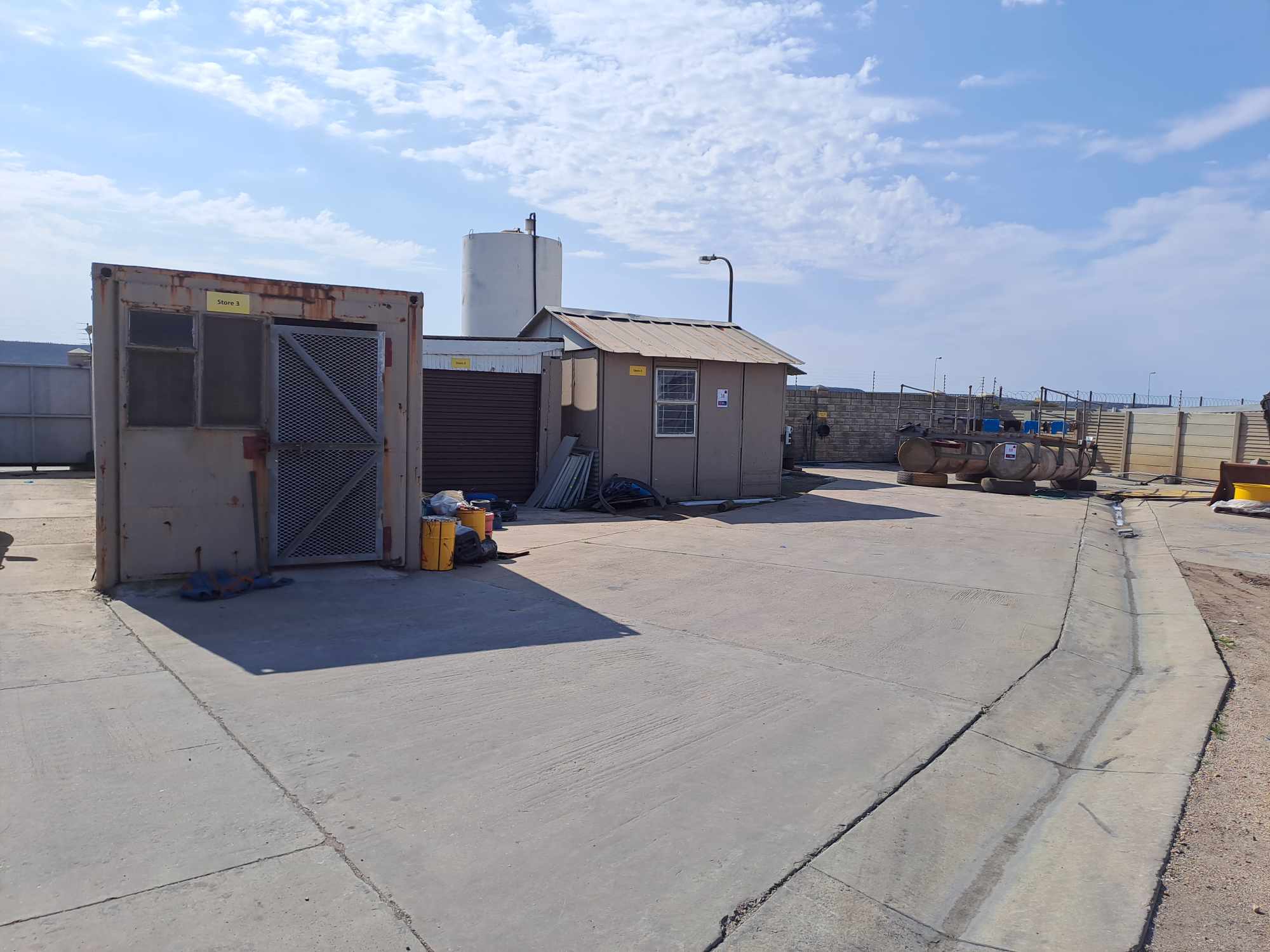 TLB, Bowsers, Trailers, Compressors, Scaffolding, Tools, and Office Furniture thumbnail 65