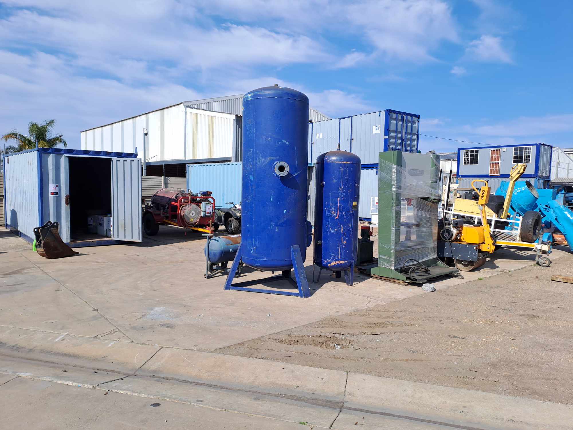 TLB, Bowsers, Trailers, Compressors, Scaffolding, Tools, and Office Furniture thumbnail 67