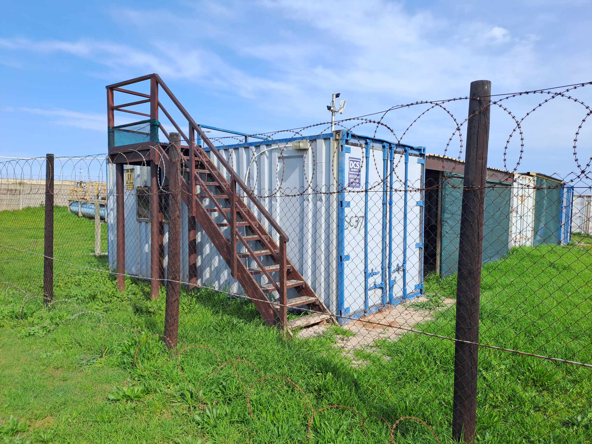 TLB, Bowsers, Trailers, Compressors, Scaffolding, Tools, and Office Furniture thumbnail 93