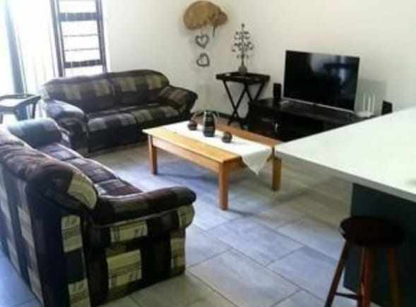 3 Bedroom Duplex - Erf 11638 -Thenant Ridge - Despatch thumbnail 2