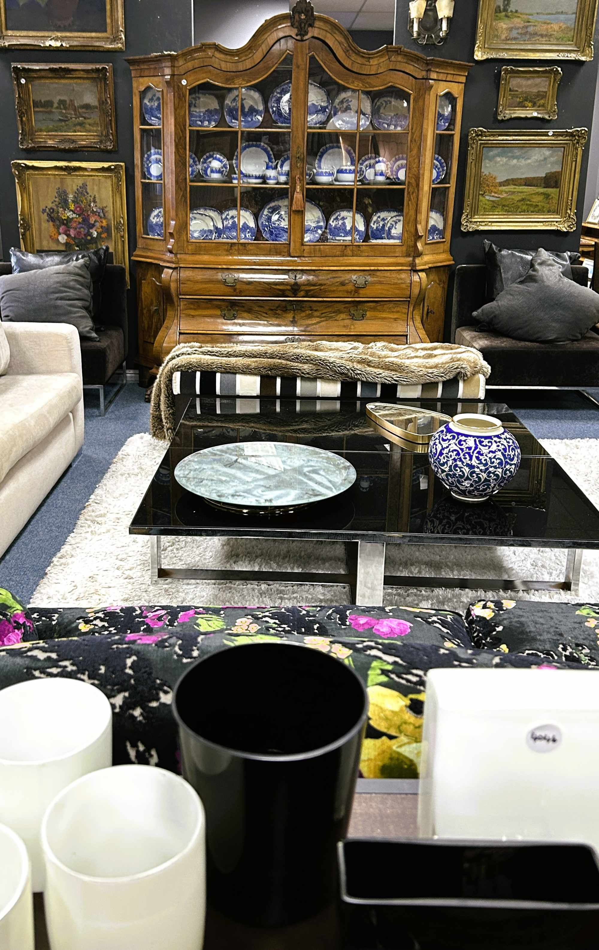Beautiful Household Furniture thumbnail 3