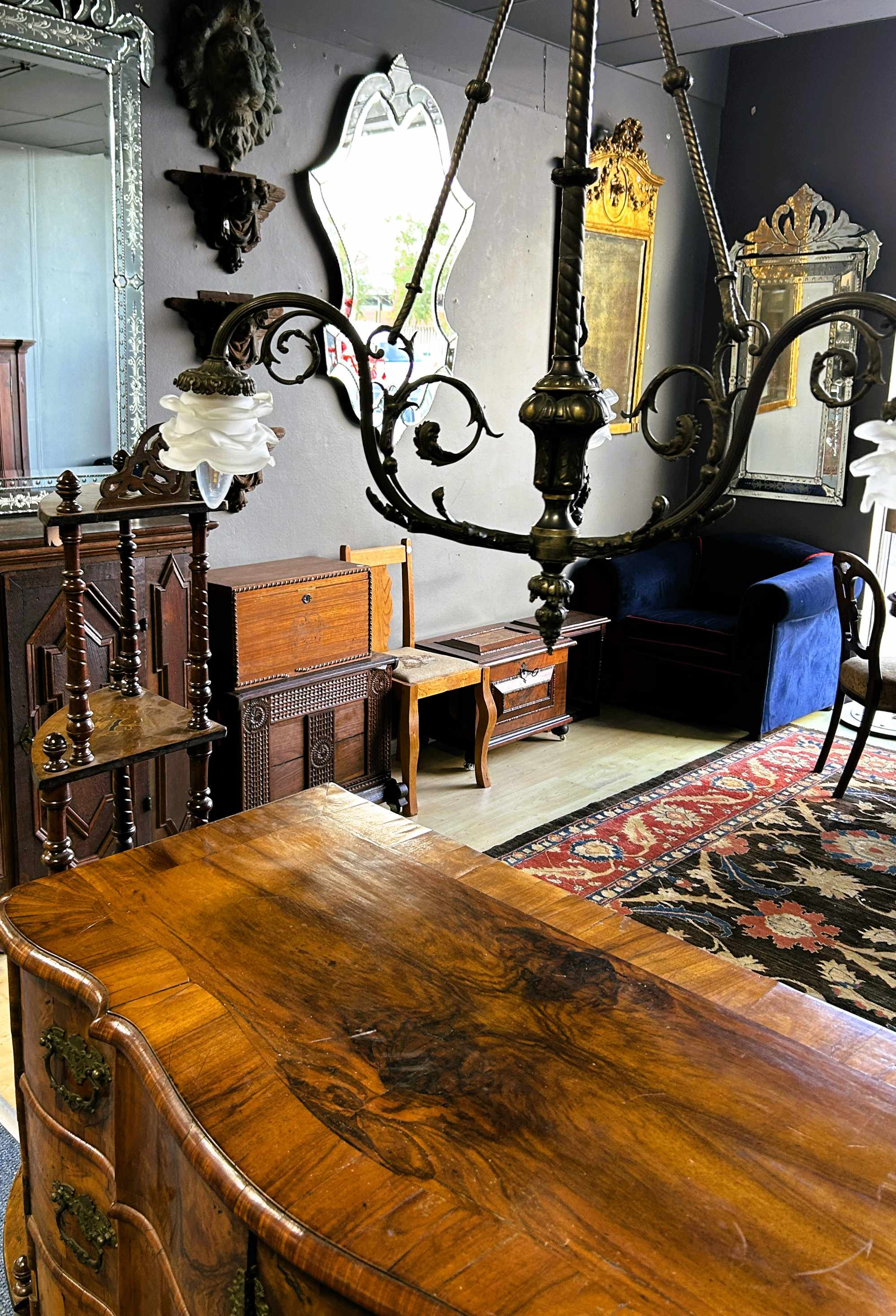 Beautiful Household Furniture thumbnail 7