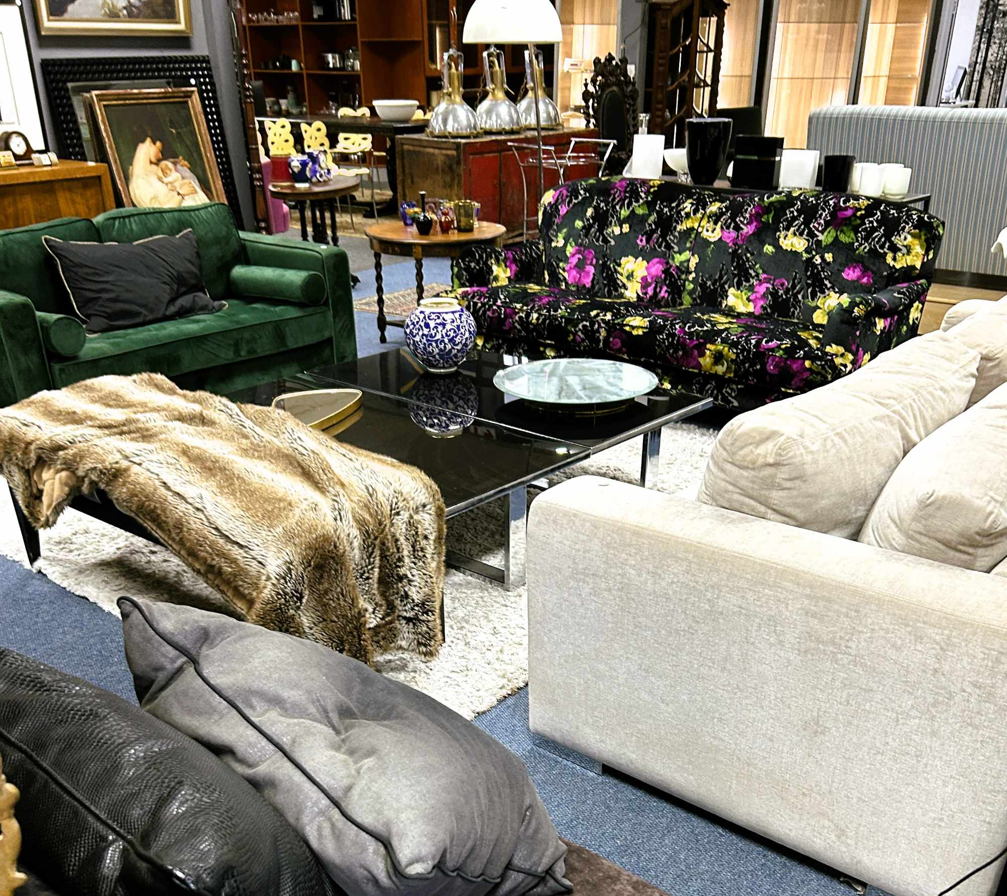 Beautiful Household Furniture thumbnail 8