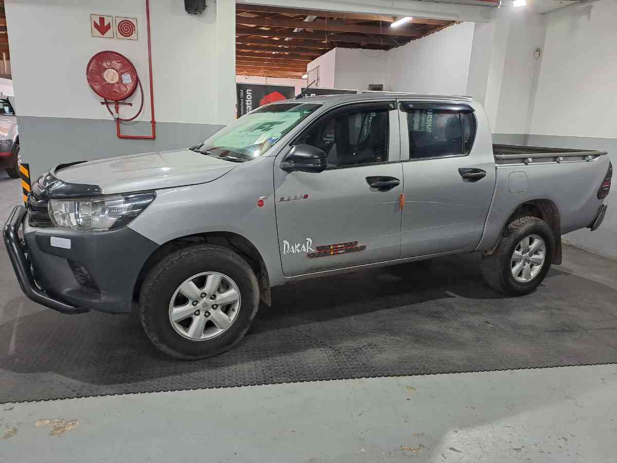 2018 TOYOTA HILUX 2.4 GD-6 RB SR P/U D/C