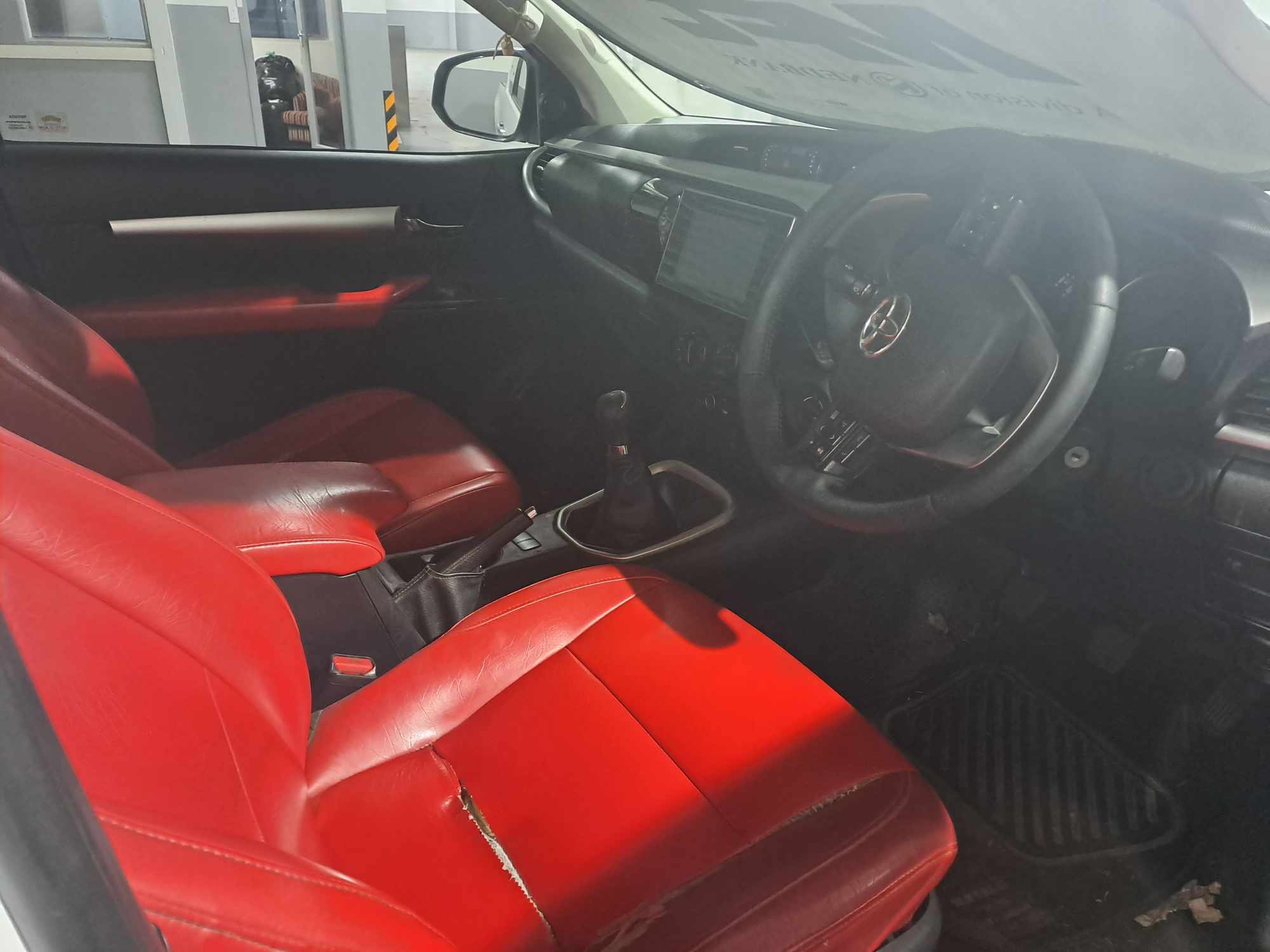2016 TOYOTA HILUX 2.8 GD-6 RAIDER 4X4 P/U E/CAB thumbnail 3