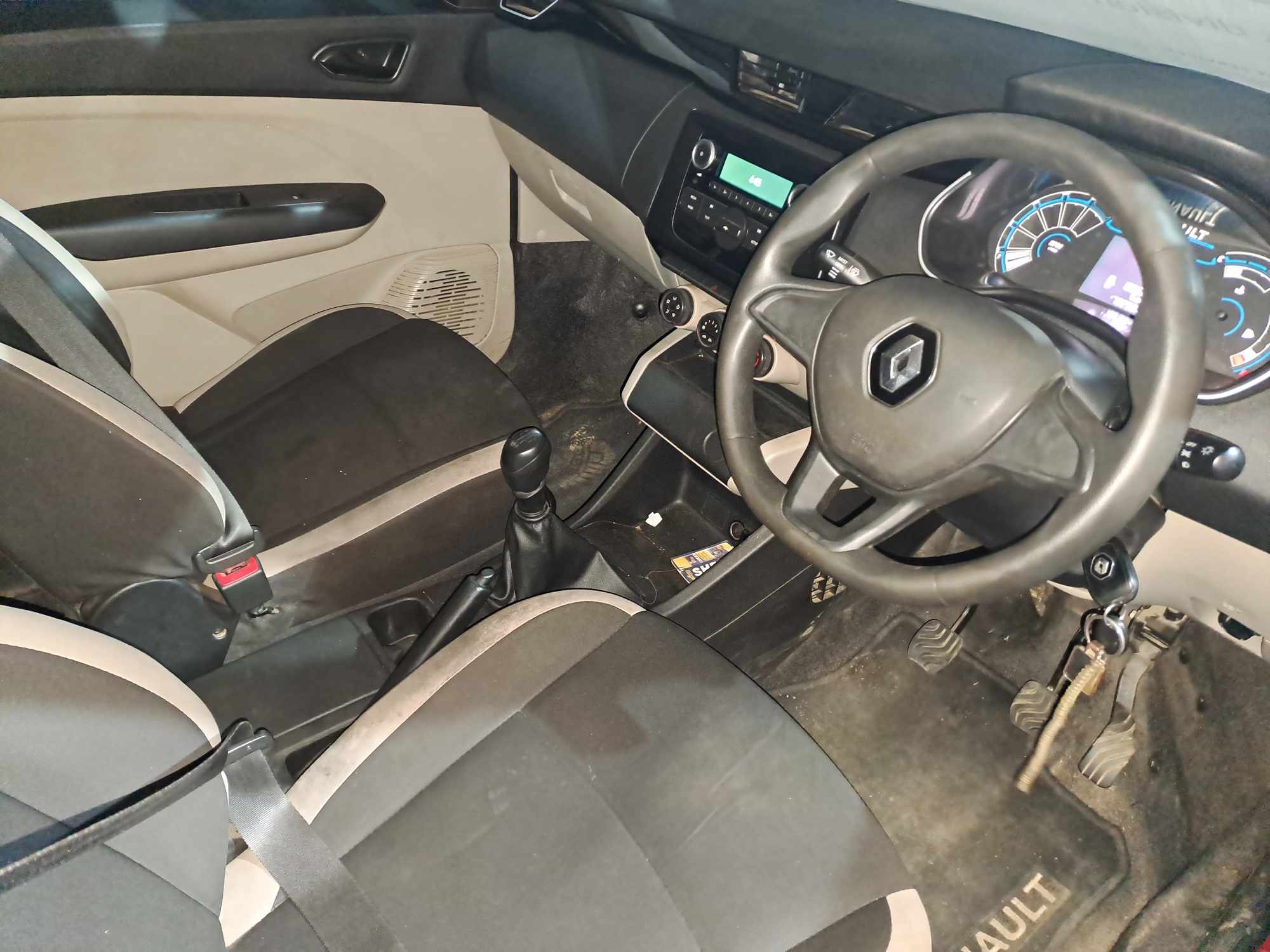 2021 RENAULT TRIBER 1.0 EXPRESSION / LIFE thumbnail 3