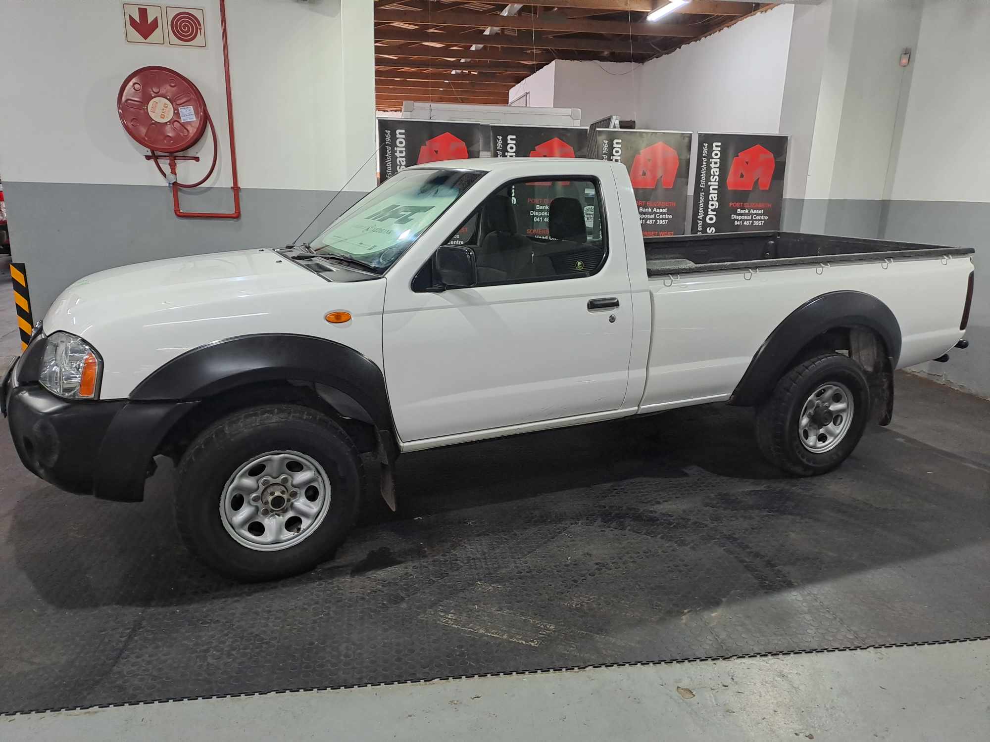 2017 NISSAN HARDBODY NP300 2.4i LWB 4X4 P/U S/C thumbnail 7