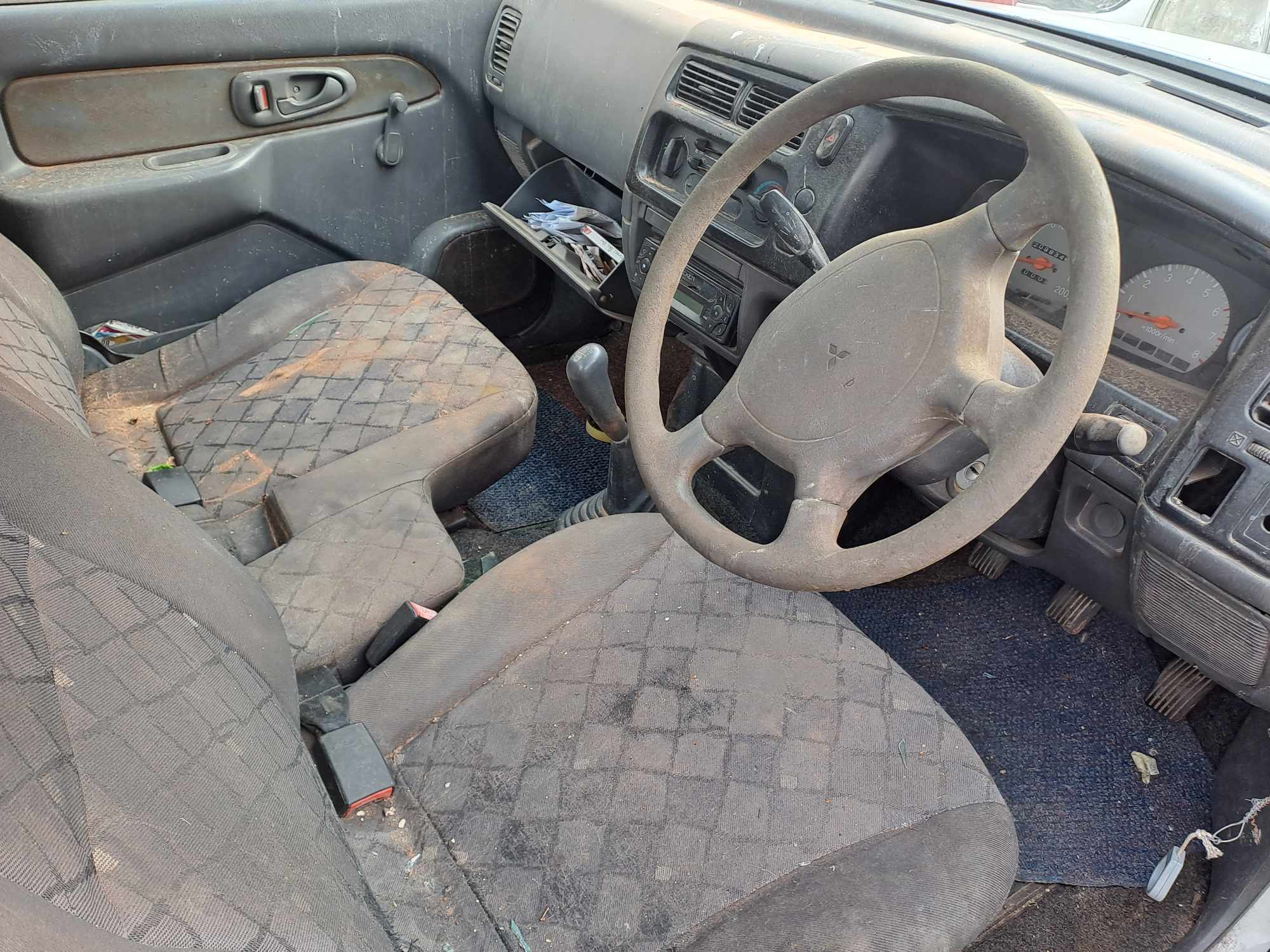 2003 MITSUBISHI COLT 2000 HI LINE LWB P/U S/C thumbnail 3