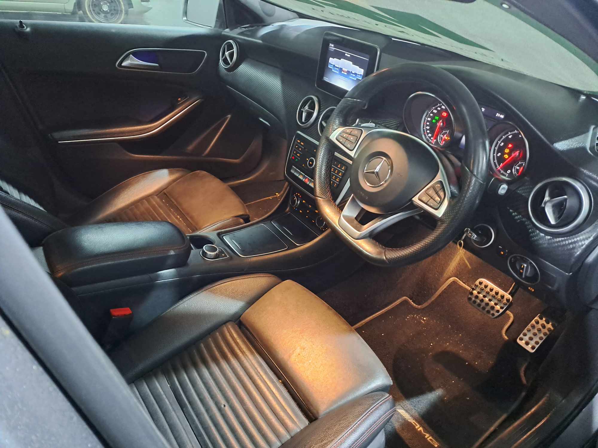 2016 MERCEDES-BENZ A 200 AMG A/T thumbnail 4