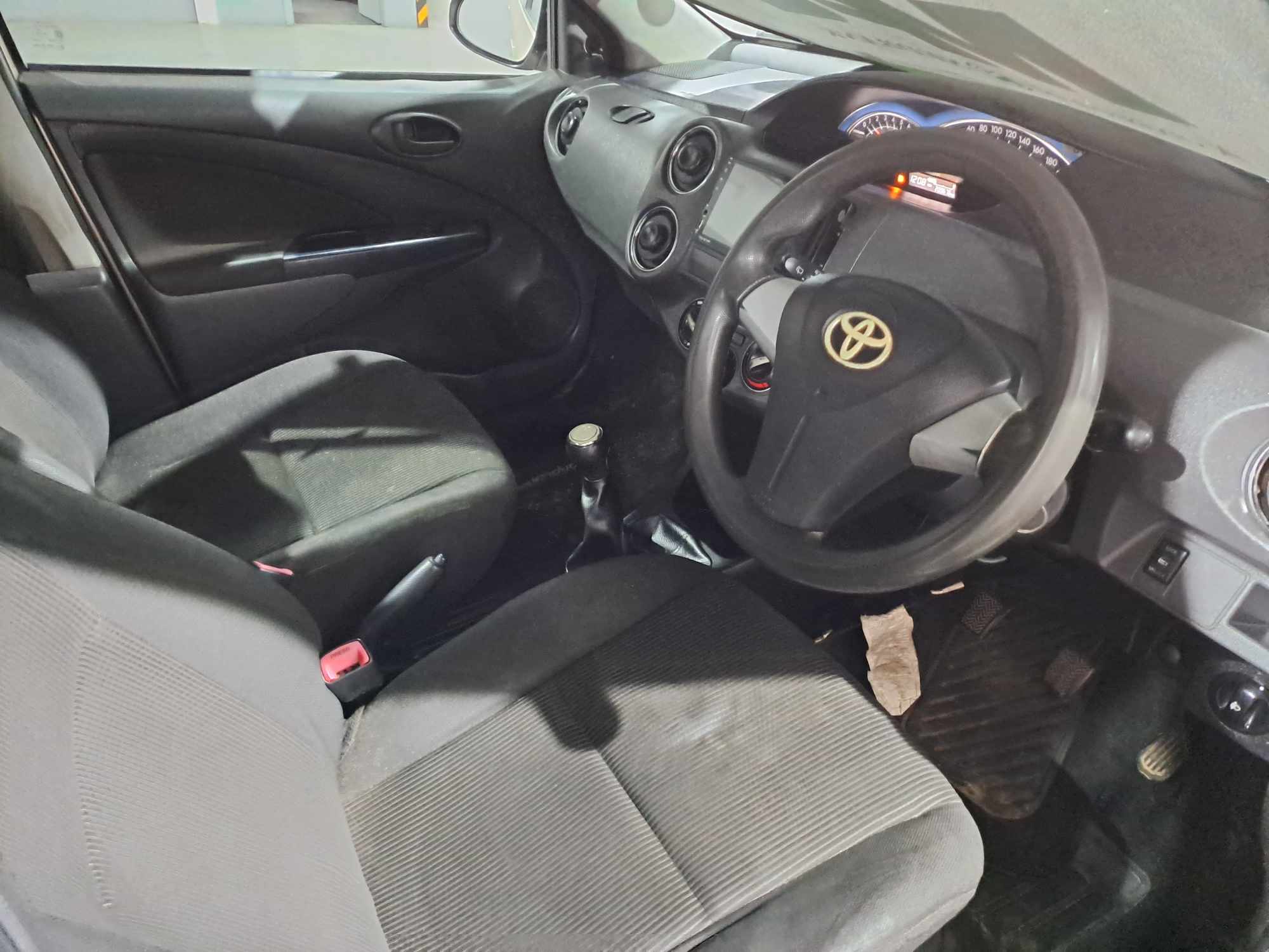2017 TOYOTA  ETIOS 1.5 Xs/SPRINT 5Dr thumbnail 4